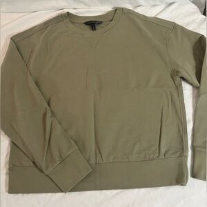 NWOT Army Green Medium weight Sweatshirt Sz S
